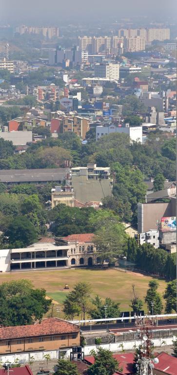 Skylounge Apartment Kolombo Bagian luar foto